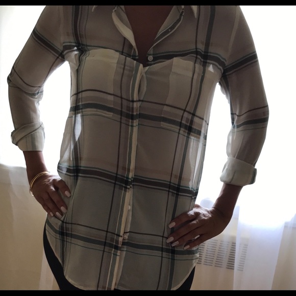 White Black Market blouse. - Picture 2 of 4